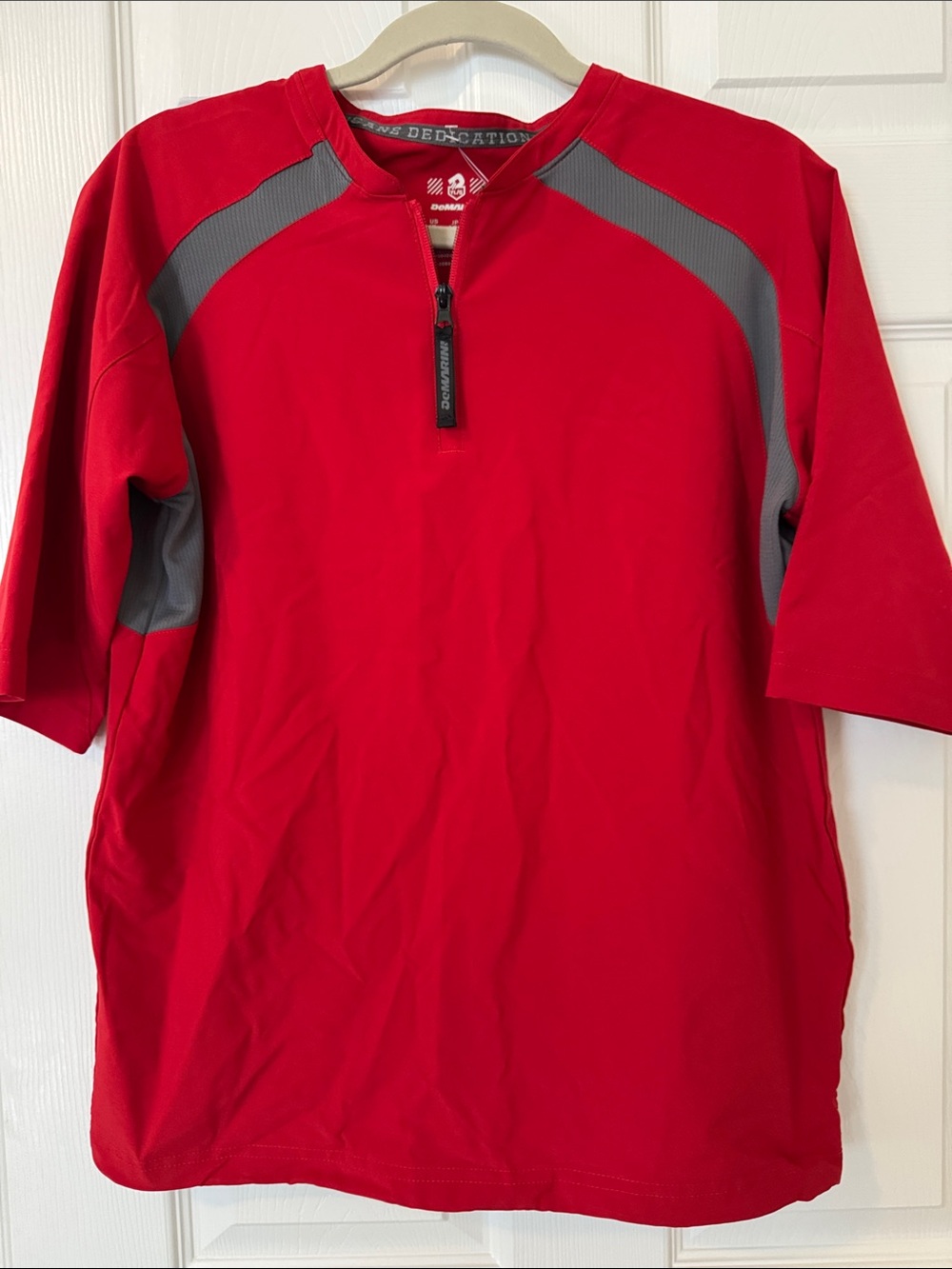 Demarini Youth Large Short-Sleeve BP top Baseball